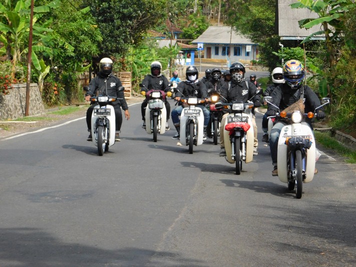 Scoopy Prestige White